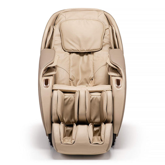 Beige leren massagestoel Massaggio Eccellente 2 Pro in zero gravity positie voor ultieme ontspanning.