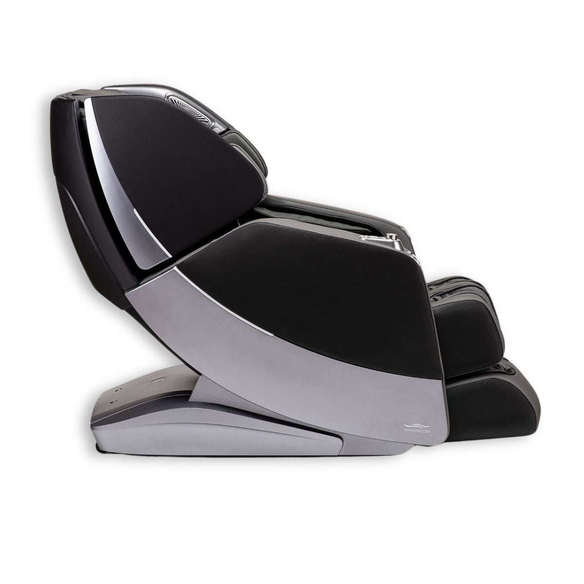 Massagestoel Massaggio Stravagante 2 met moderne zwarte en grijze bekleding en zero gravity functie voor ultiem comfort en ontspanning.