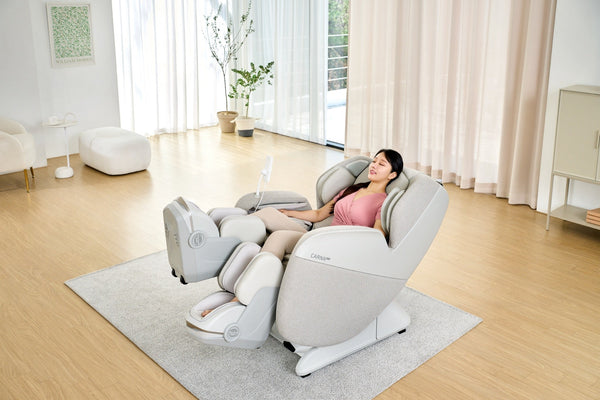 Bodyfriend Carna Rovo massagestoel in grijs, sfeerbeeld