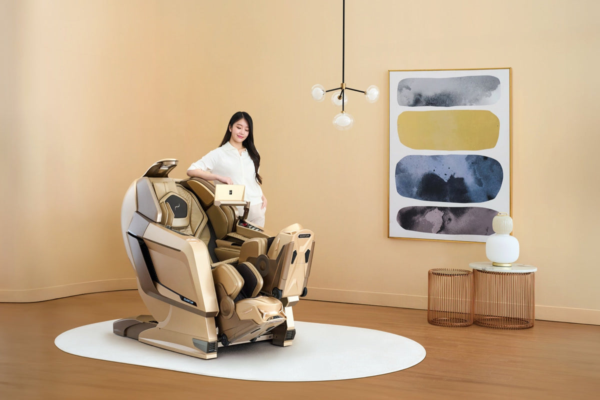 Bodyfriend Quantum Beauty Capsule met mat gouden accenten in een interieur