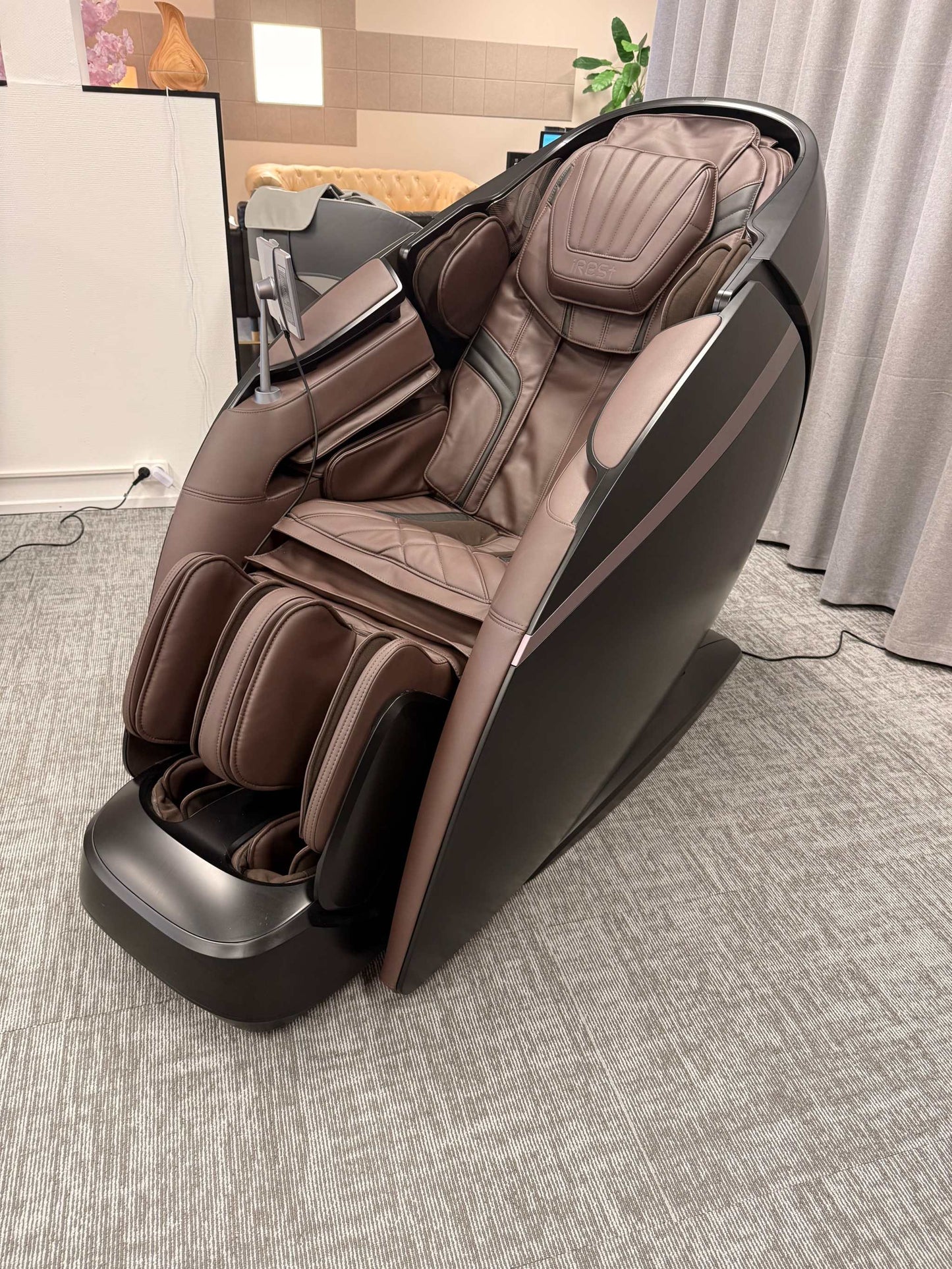 Massage chair iRest Maesthron (A801)