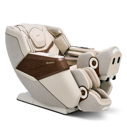 Bodyfriend Falcon SV massagestoel in beige met walnoot, schuin vooraanzicht