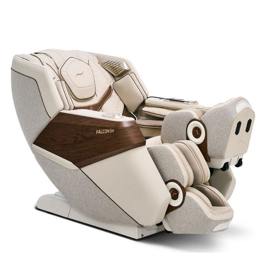 Bodyfriend Falcon SV massagestoel in beige met walnoot, schuin vooraanzicht