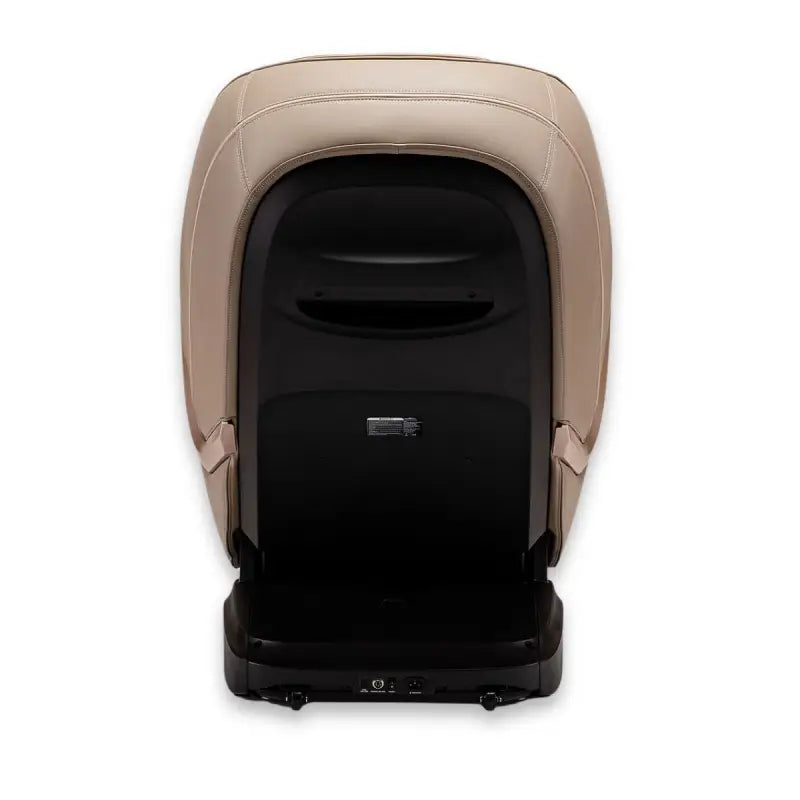 Car seat met beige bekleding en zwarte basis voor optimale subtiele aanraking in Massaggio Eccellente 2