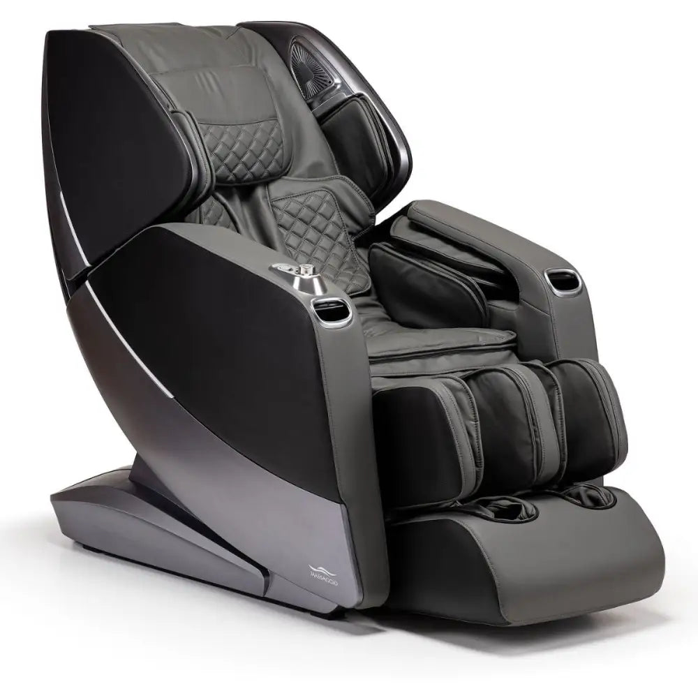 High-end massage chair met modern design in zwart en grijs, perfect voor massaggio stravagante